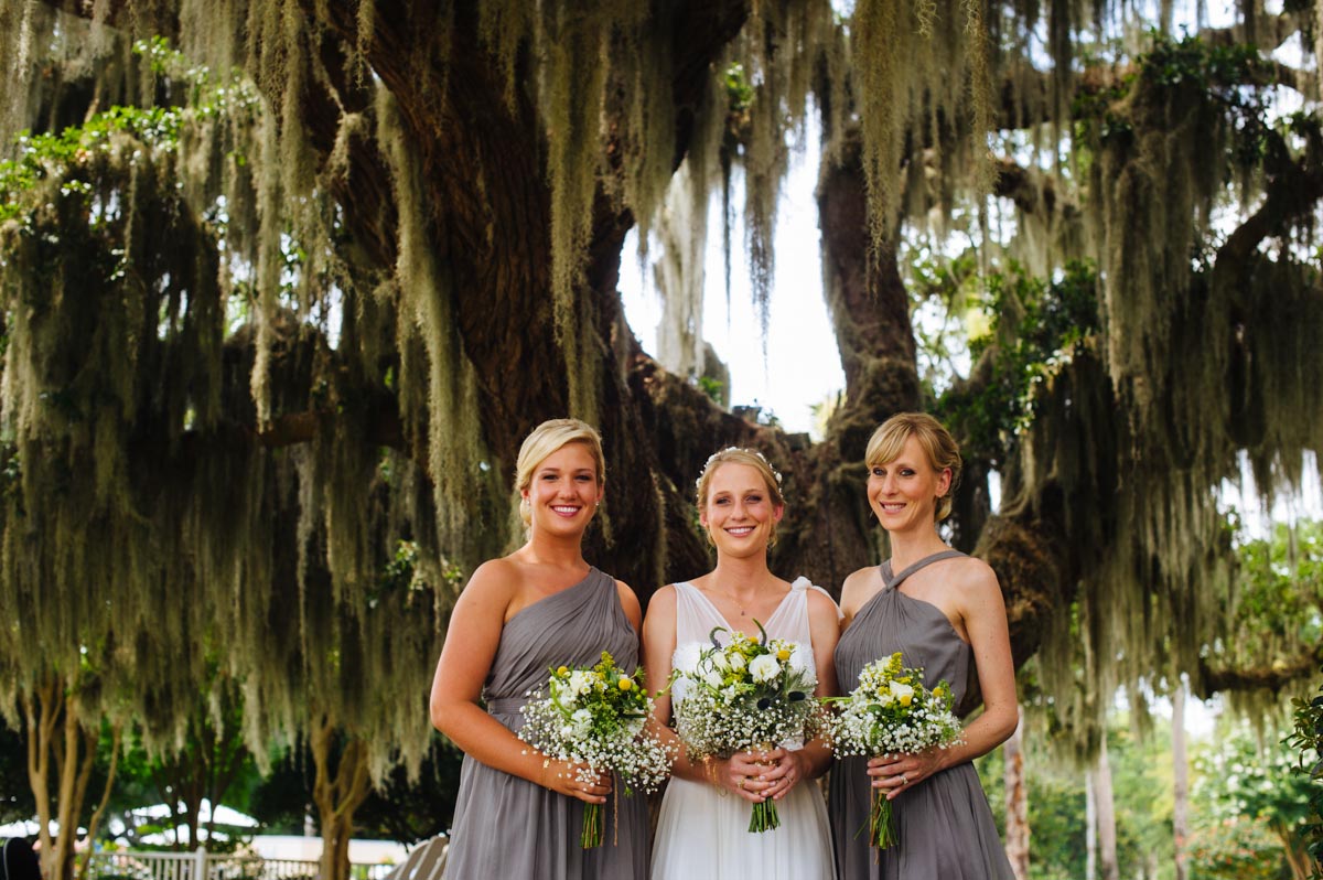 bridesmaids with spanish moss jekyll island wedding pictures