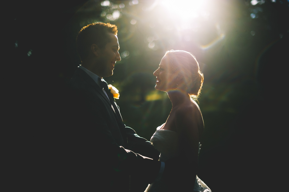 beautiful backlight photos of bride and groom