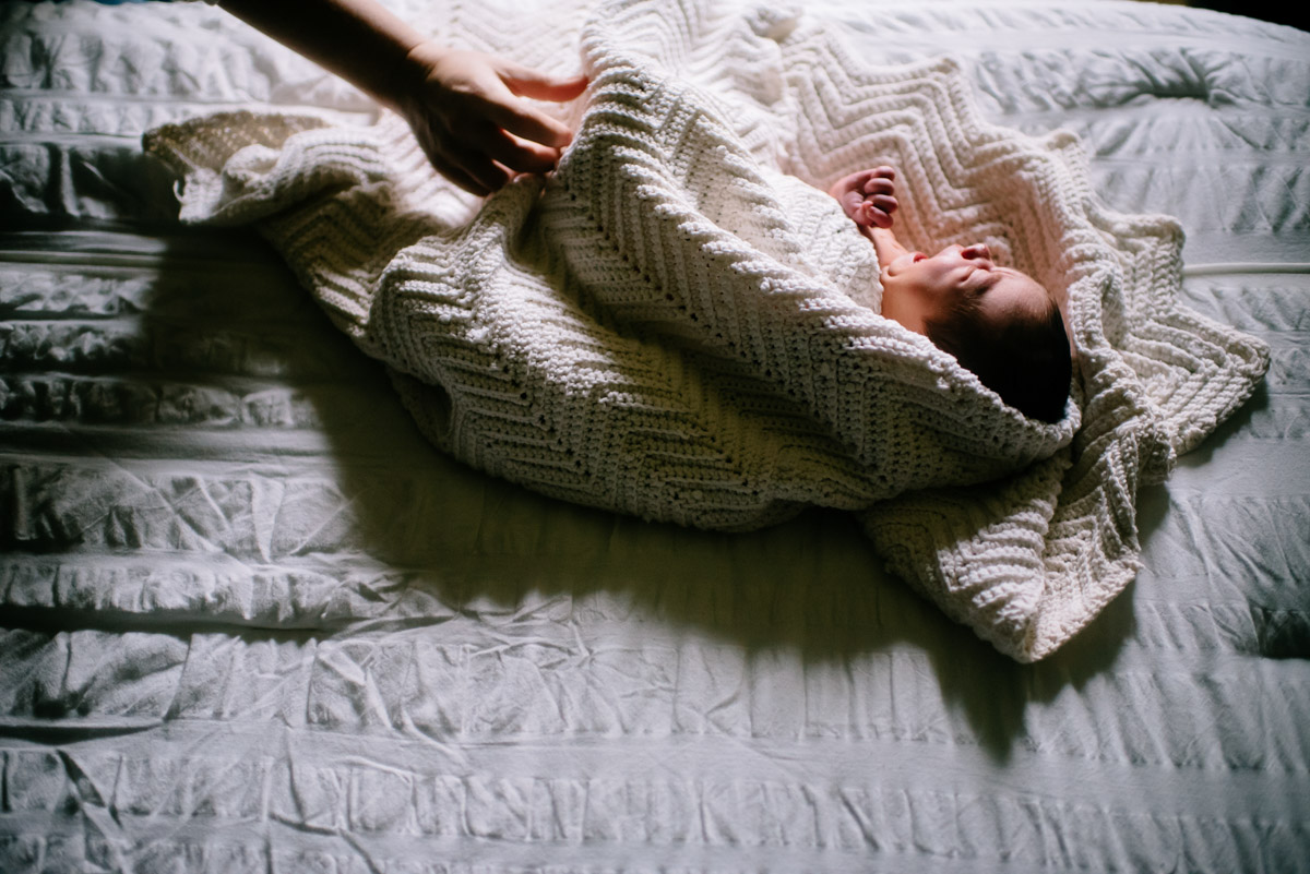 baby in blanket wv newborn photographers