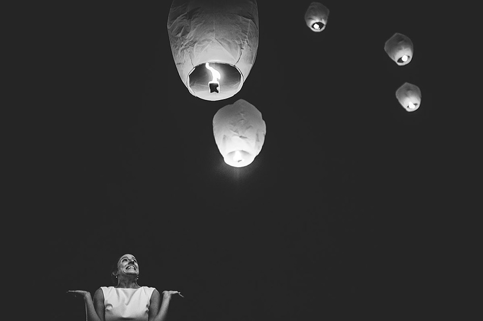 creative sky lantern photo black and white photojournalism by pittsburgh wedding photographers the oberports
