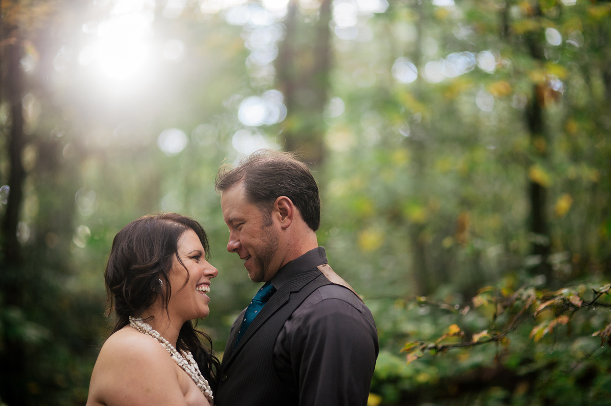creative bride and groom portraits at fallingwater