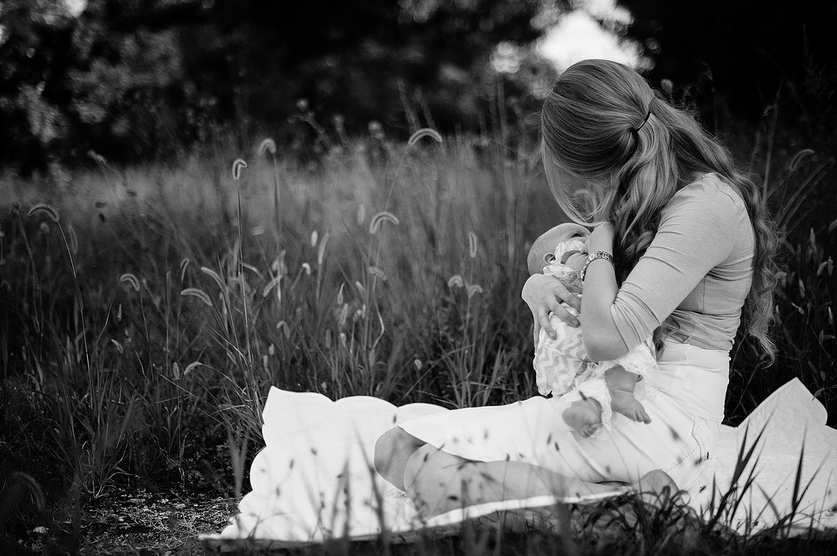 breastfeeding portrait by pittsburgh photographers the oberports