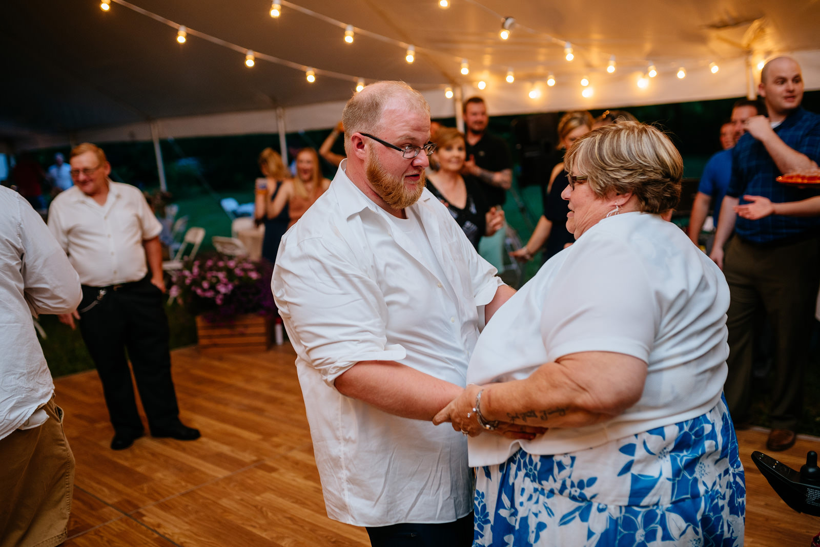 groom dancing with mom wv wedding