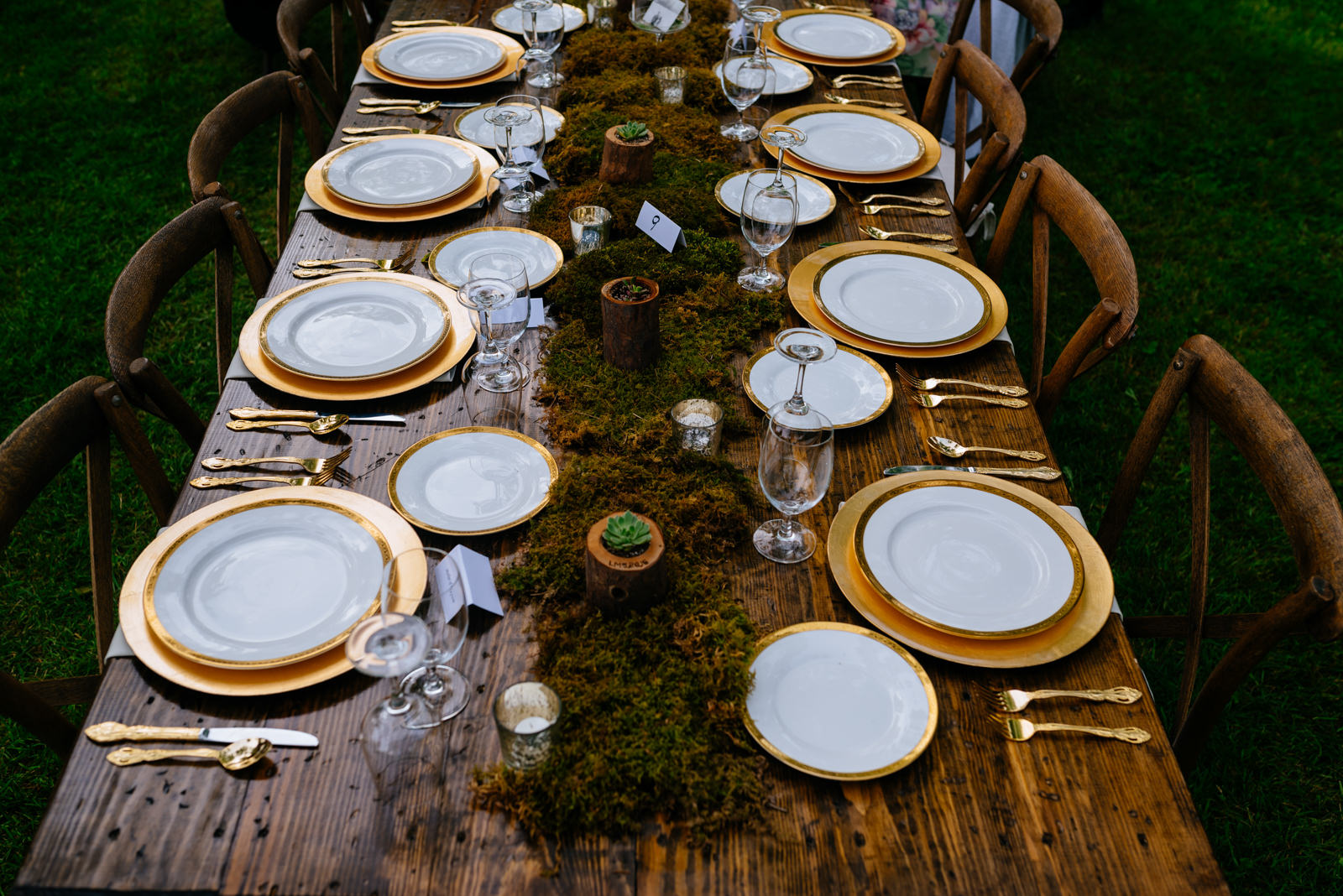 wedding details golden utensils plates