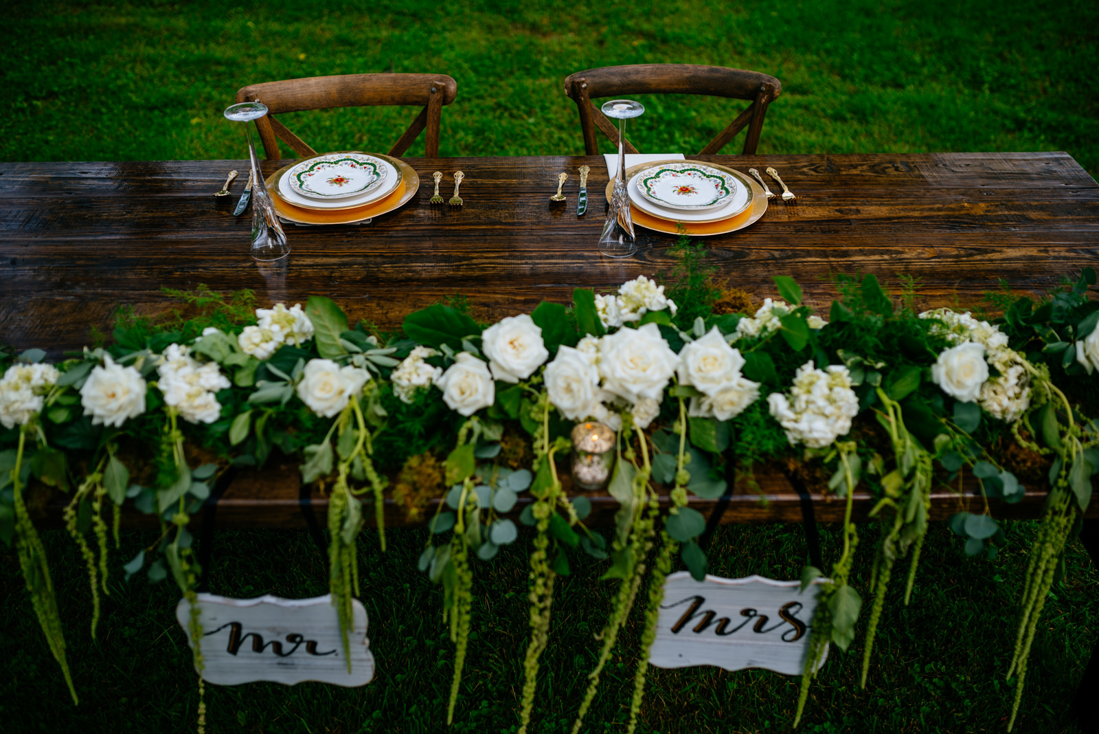 wedding details bride groom table