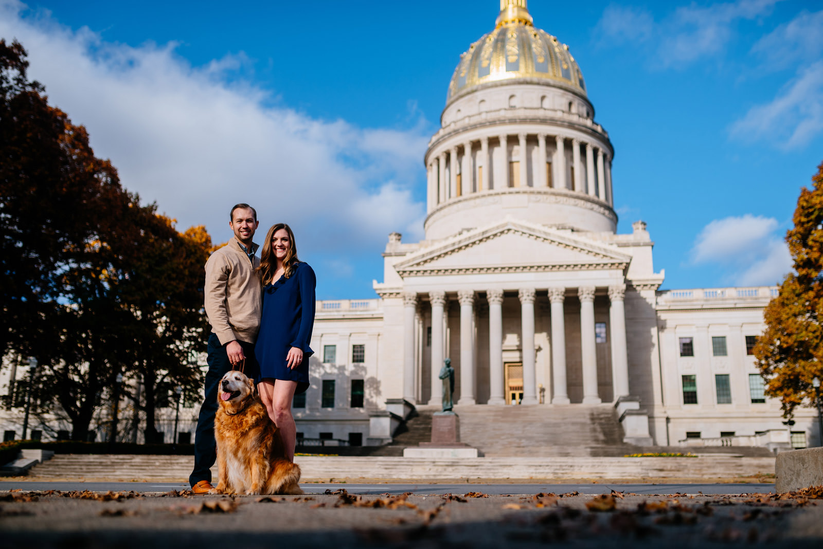 couple in front ofcharleston west virginia capitol building